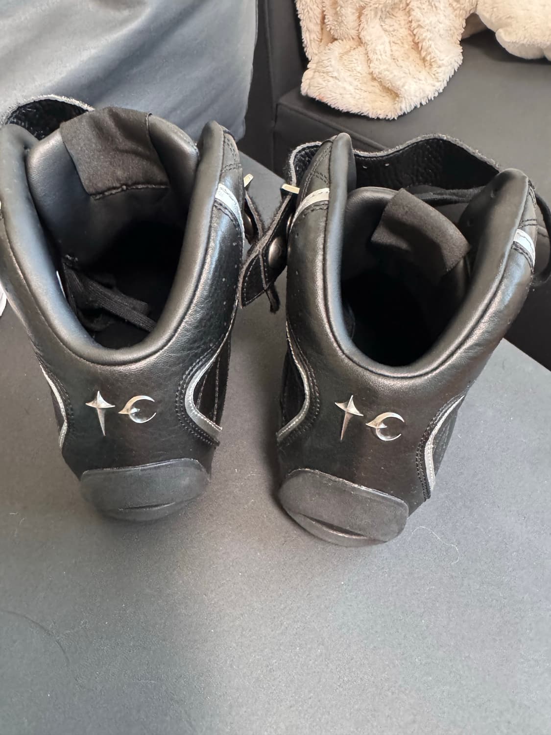 아디다스x떠그클럽 아디레이서 하이코어 블랙 270 판매합니다 상품이미지4