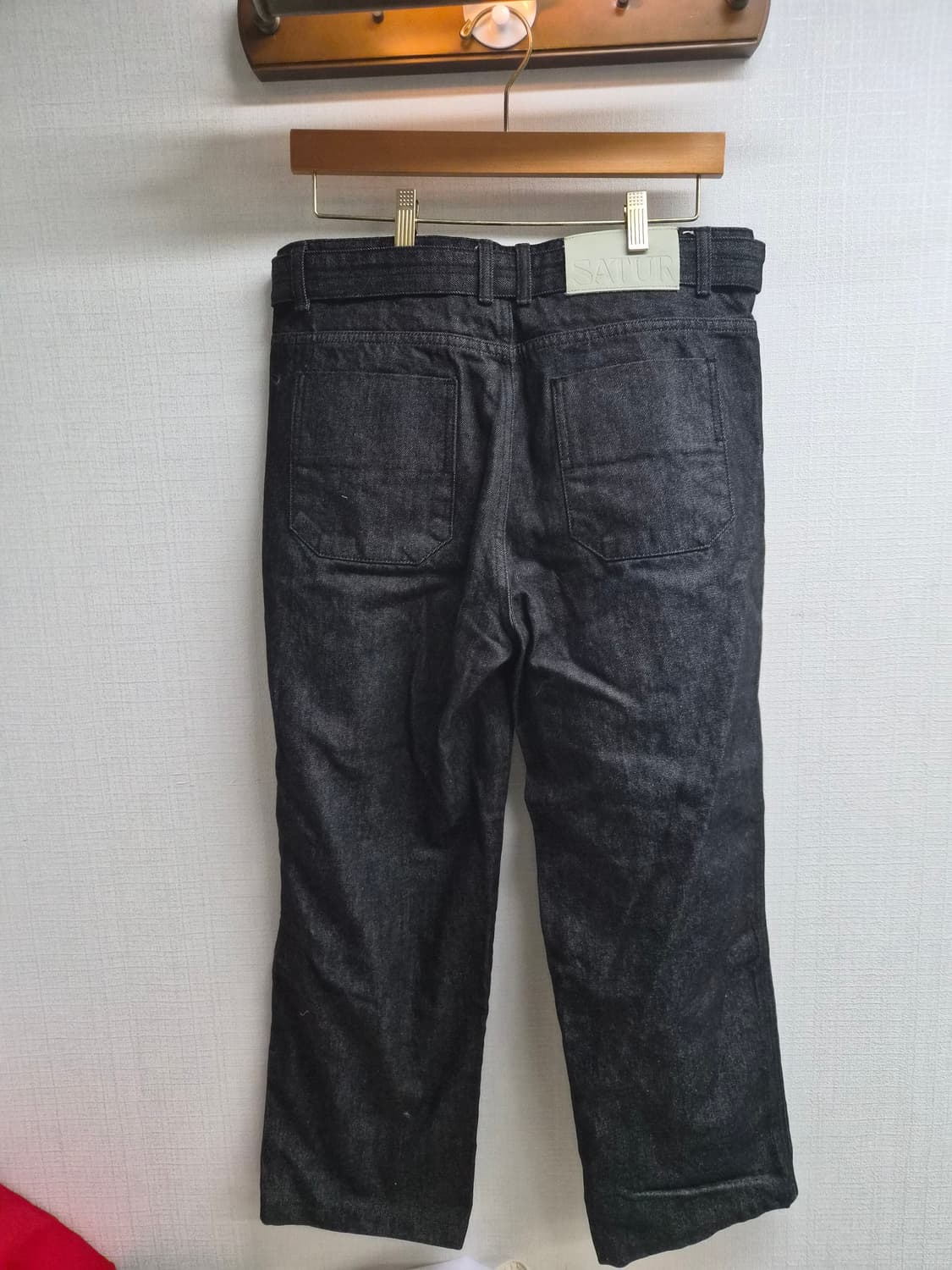 L) SATUR 새터 카이엔 벨티드 블랙 데님 팝니다 상품이미지2
