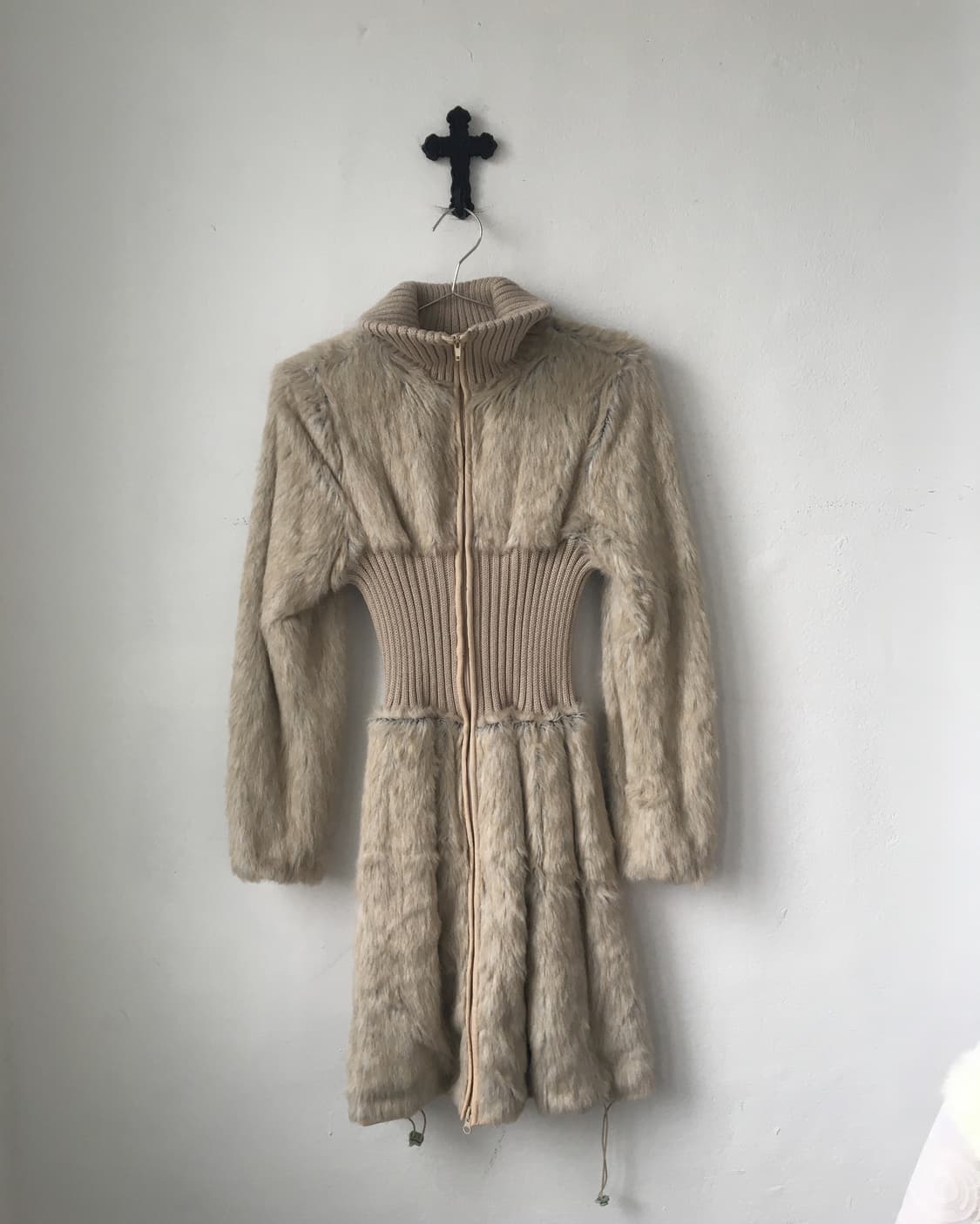 Zucca fake fur layer high neck knit zip  상품이미지2