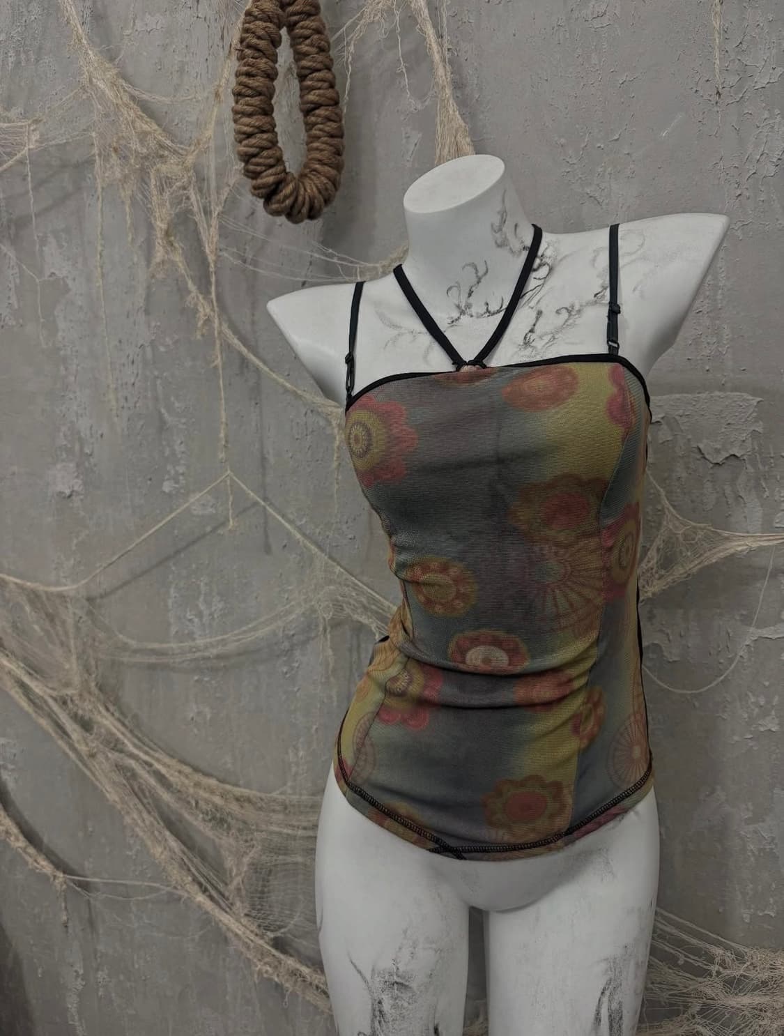 Ozzon HalterNeck Detail Sleeveless 상품이미지1
