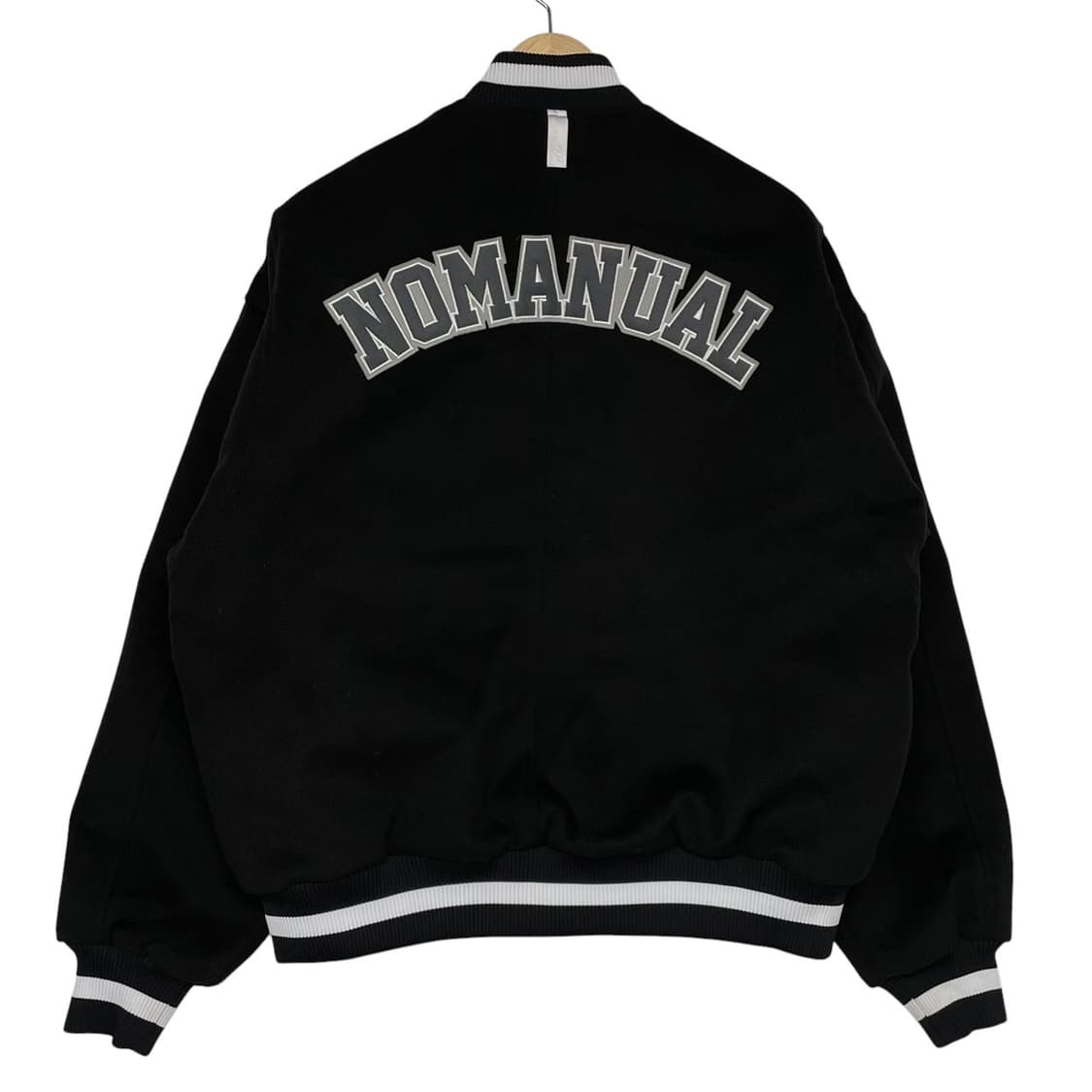 노메뉴얼 백로고 바시티자켓 상품이미지2