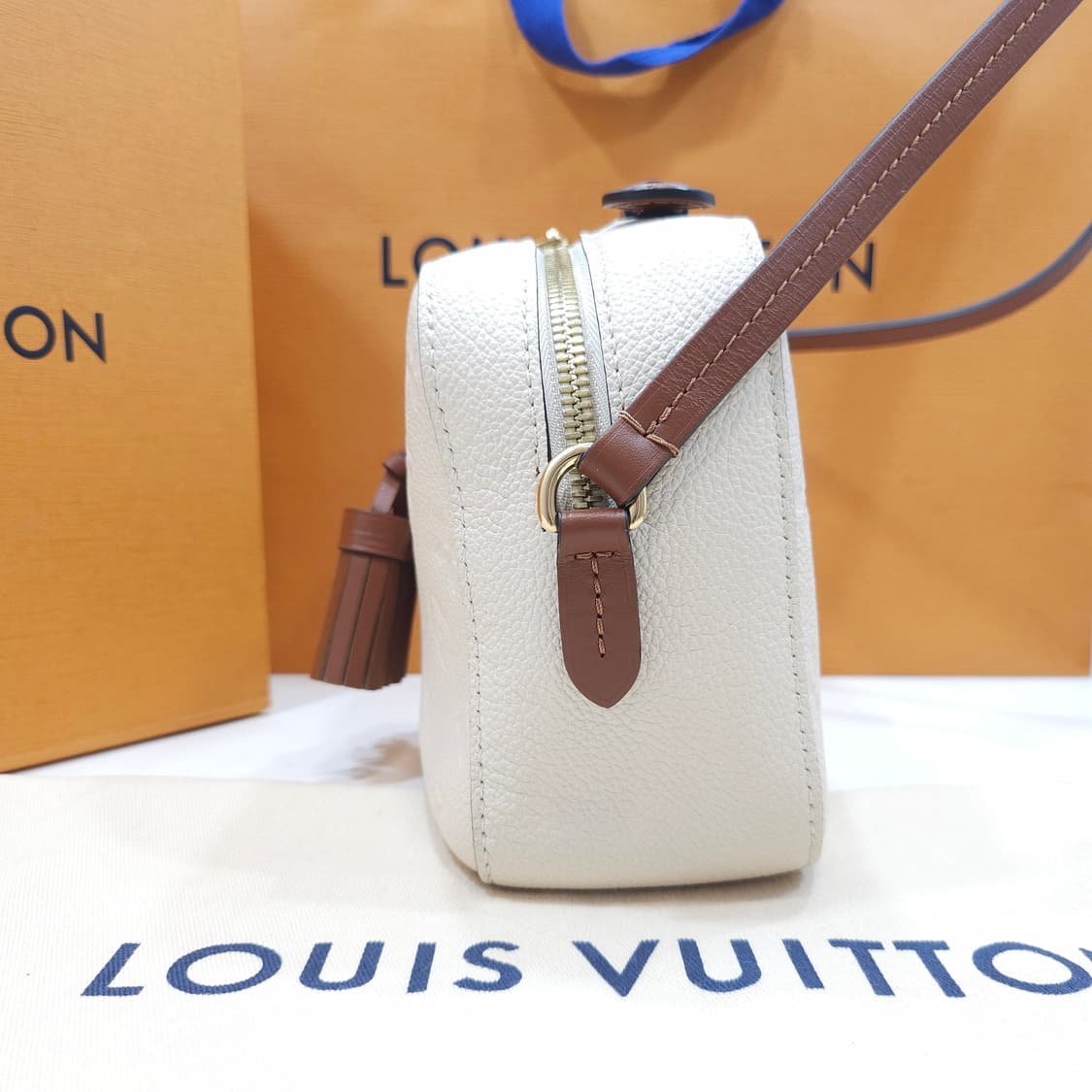 [정품] LV루이비통 앙프렝뜨 생통주 크림 M44597 상품이미지5