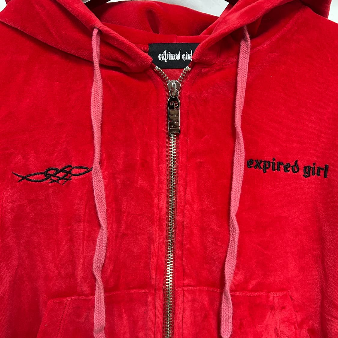 익스파이어드걸 벨벳 플레임 크롭 후드집업 레드 상품이미지3