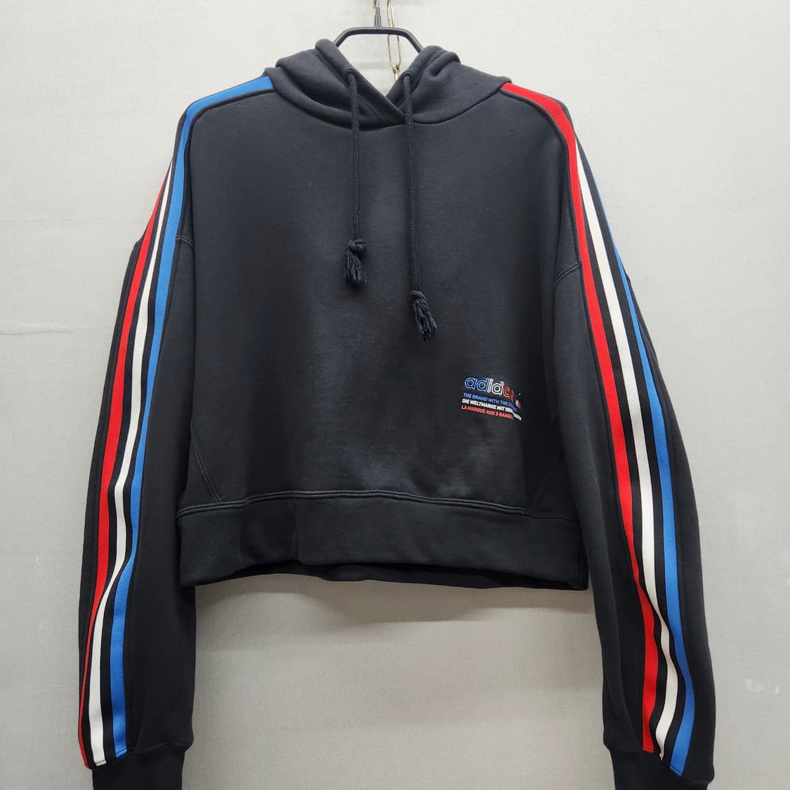 아디다스 멀티컬러 삼선 백 로고 크롭 후드티 M(XL) 상품이미지1