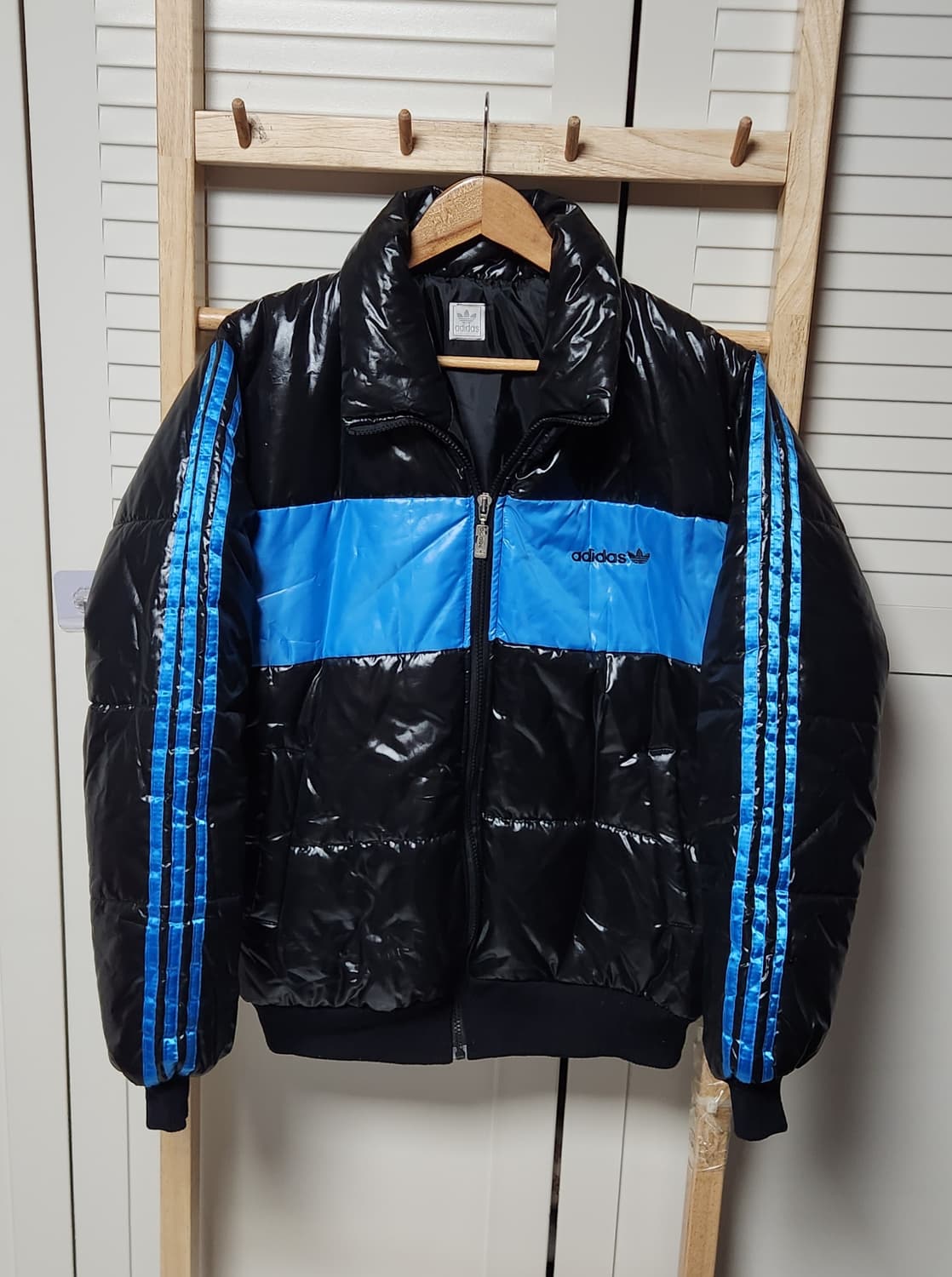 아디다스 Y2k 올드스쿨 유광 패딩 점퍼 자켓 상품이미지2