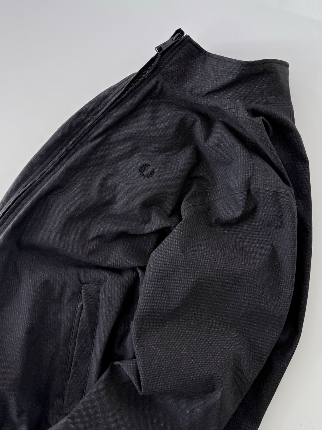 프레드페리 루즈핏 하이넥 집업 딥차콜 블루종 자켓 상품이미지3