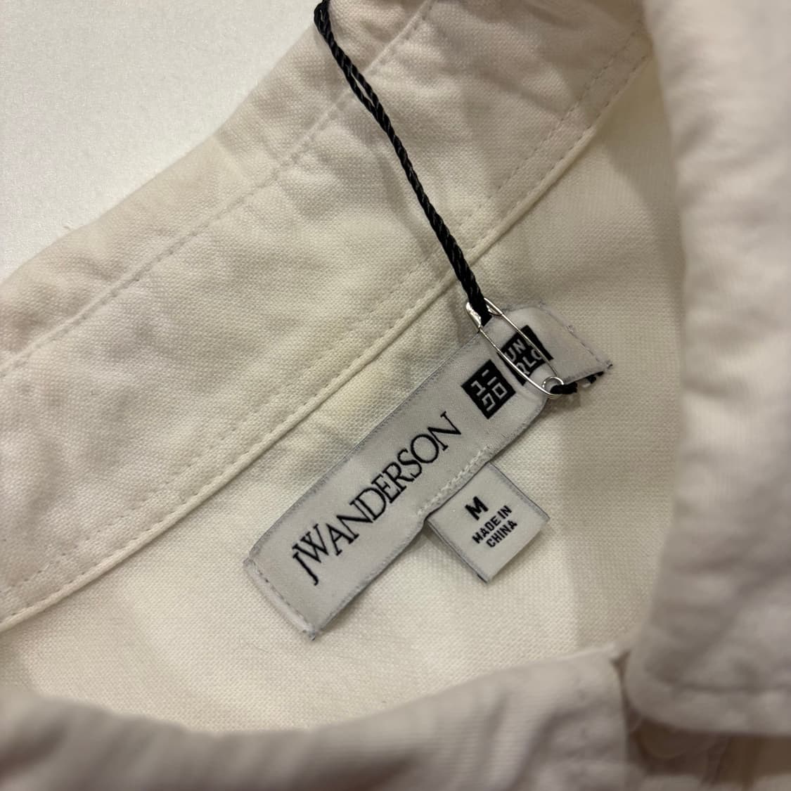 [M] 유니클로 x JW 앤더슨 화이트 셔츠 C143 상품이미지4