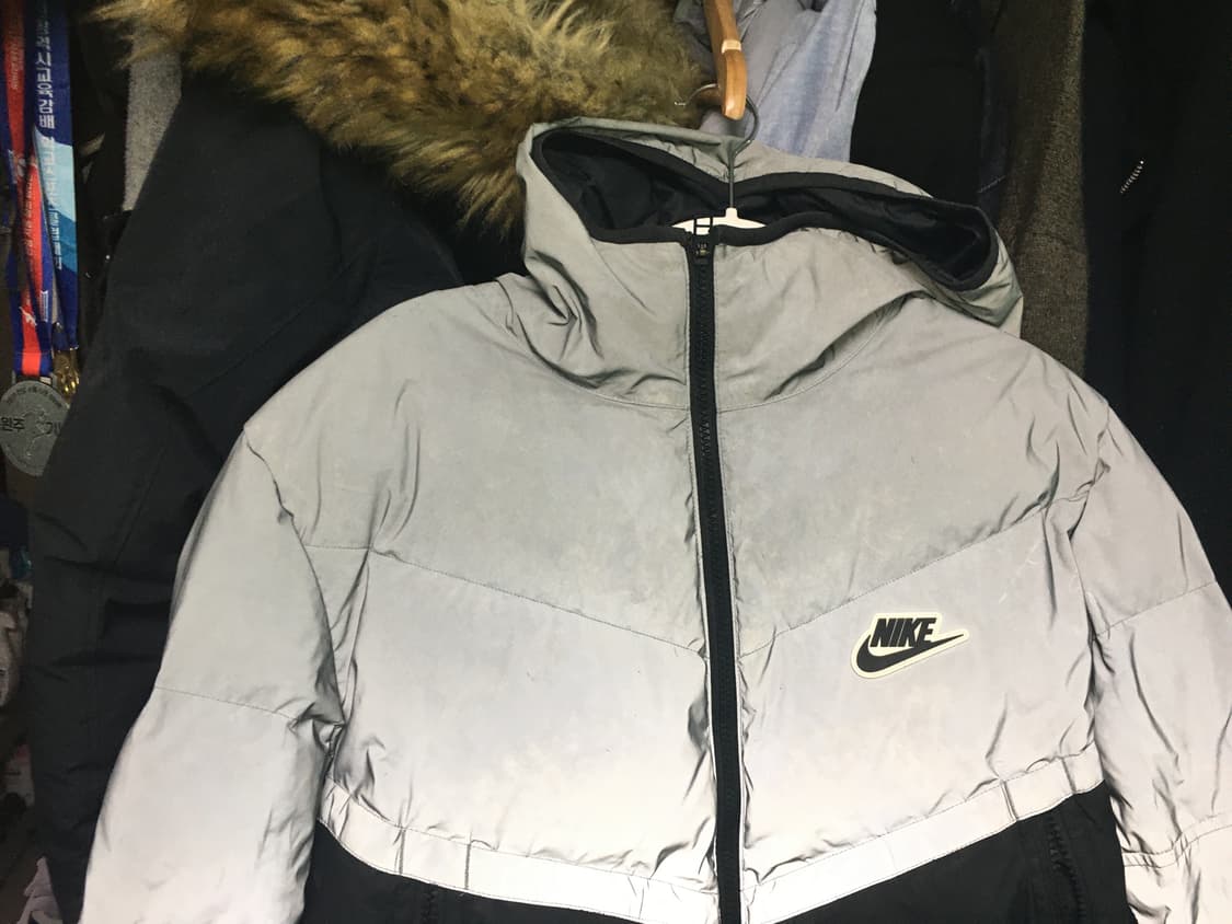 나이키 리플렉티브 윈드러너 패딩 회색/검정 L 상품이미지4