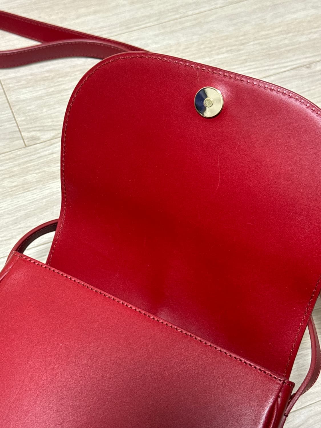 아페쎄 베티백 레드 상품이미지3