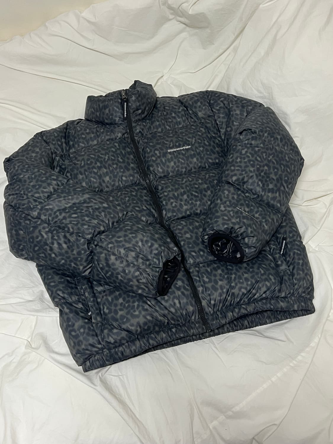 디스이즈네버댓 퍼텍스 다운 레오파드 L 상품이미지1