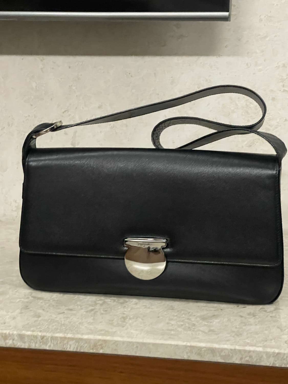 페라가모 간치니 숄더백 블랙 상품이미지2