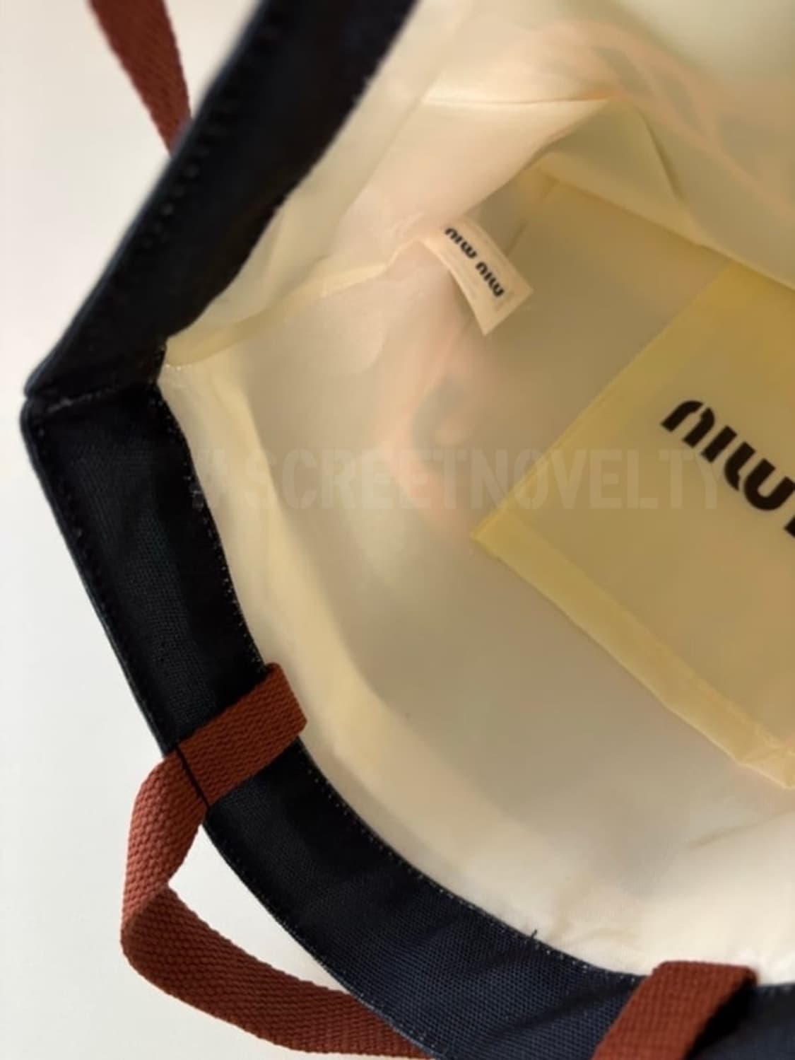 미우미우 뷰티 에코백 기프트백 핑크 상품이미지10