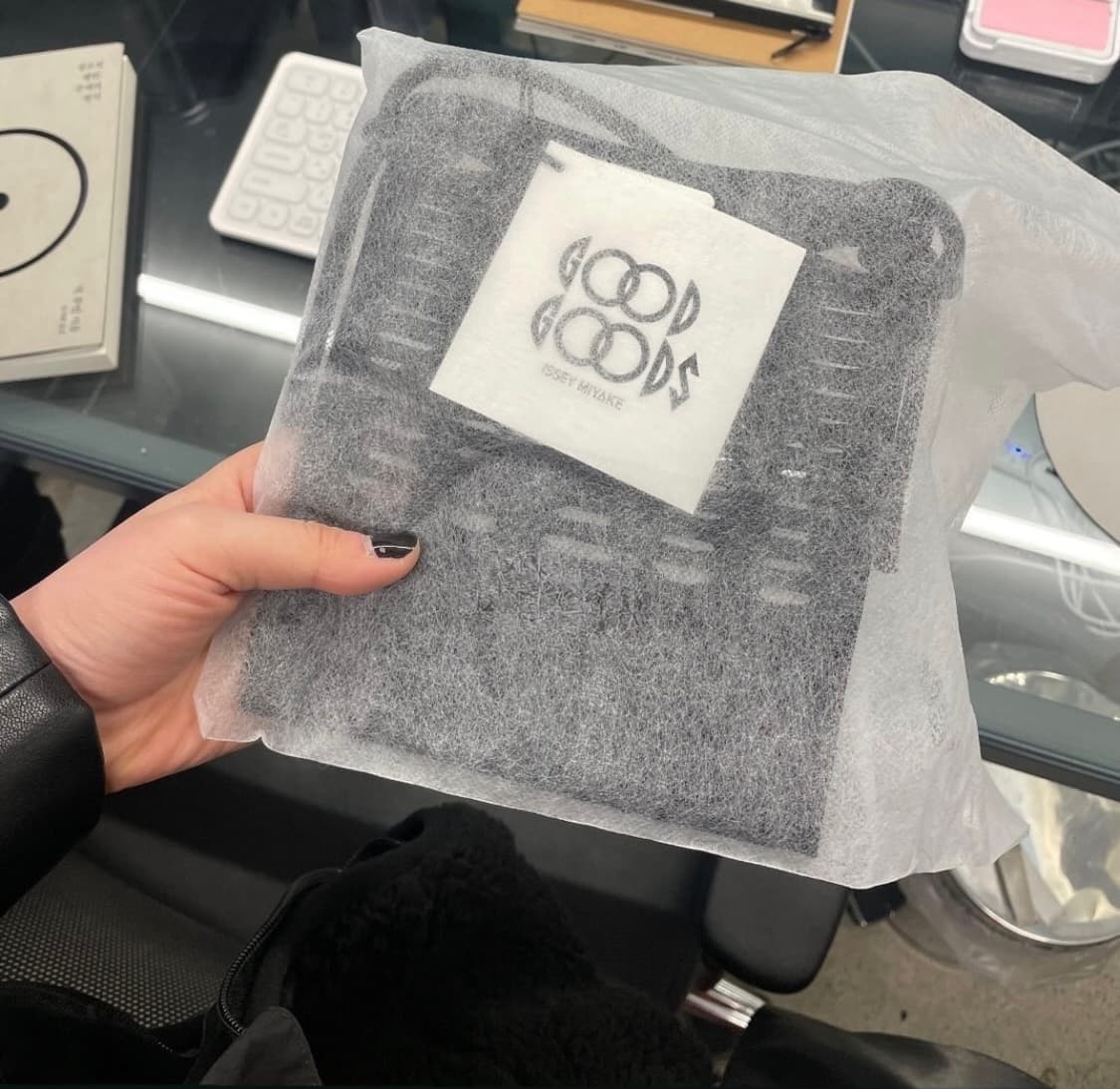 이세미야케 크로스백 상품이미지1