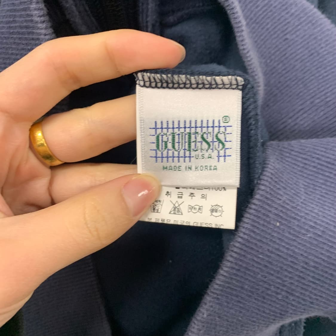 게스 스펠아웃 네이비 플리스 후드집업 상품이미지6