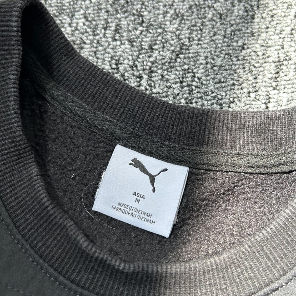 퓨마 블랙 퀄팅 맨투맨 상품이미지6