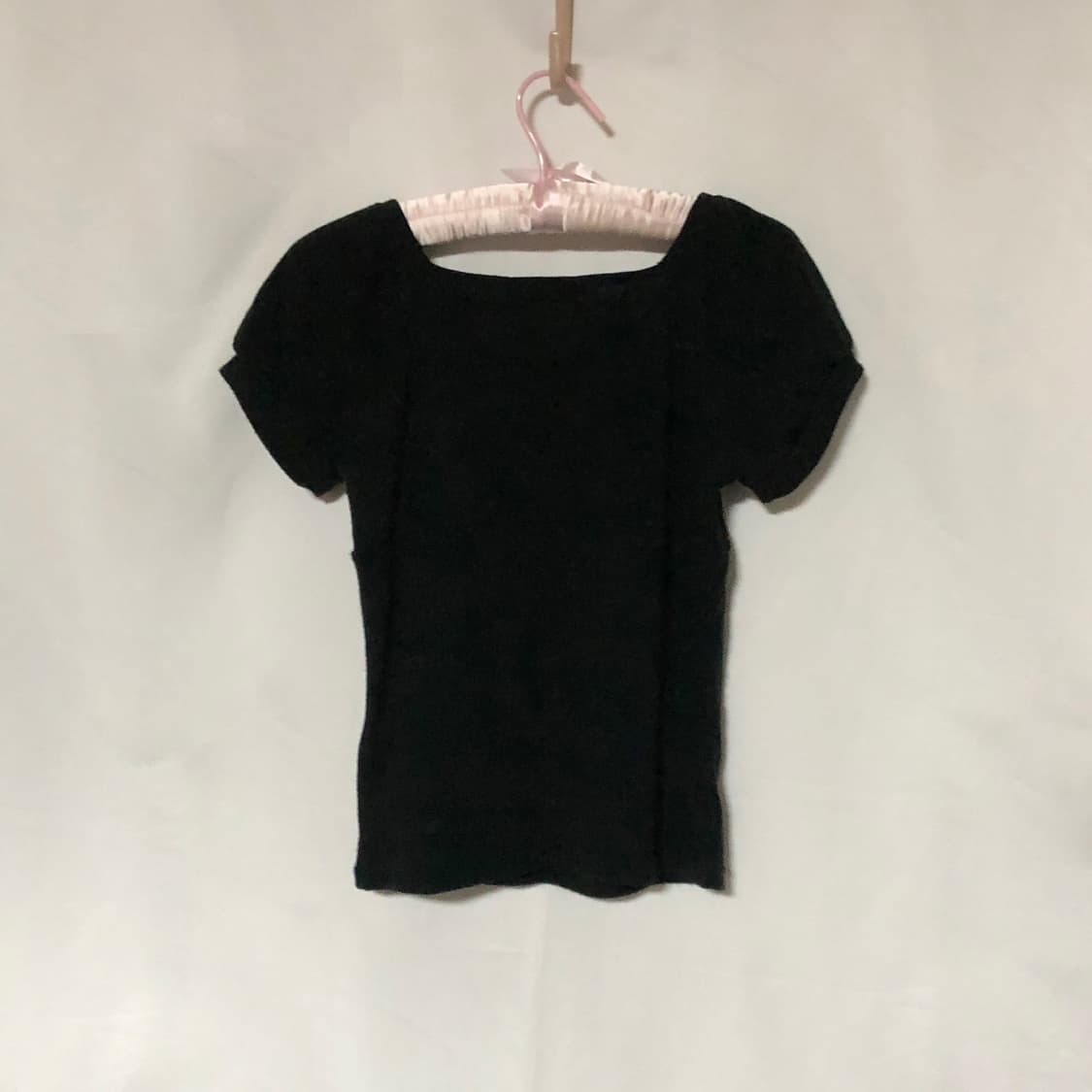 폼폼 리본 퍼프 슬리브 니트 탑 블랙 상품이미지9