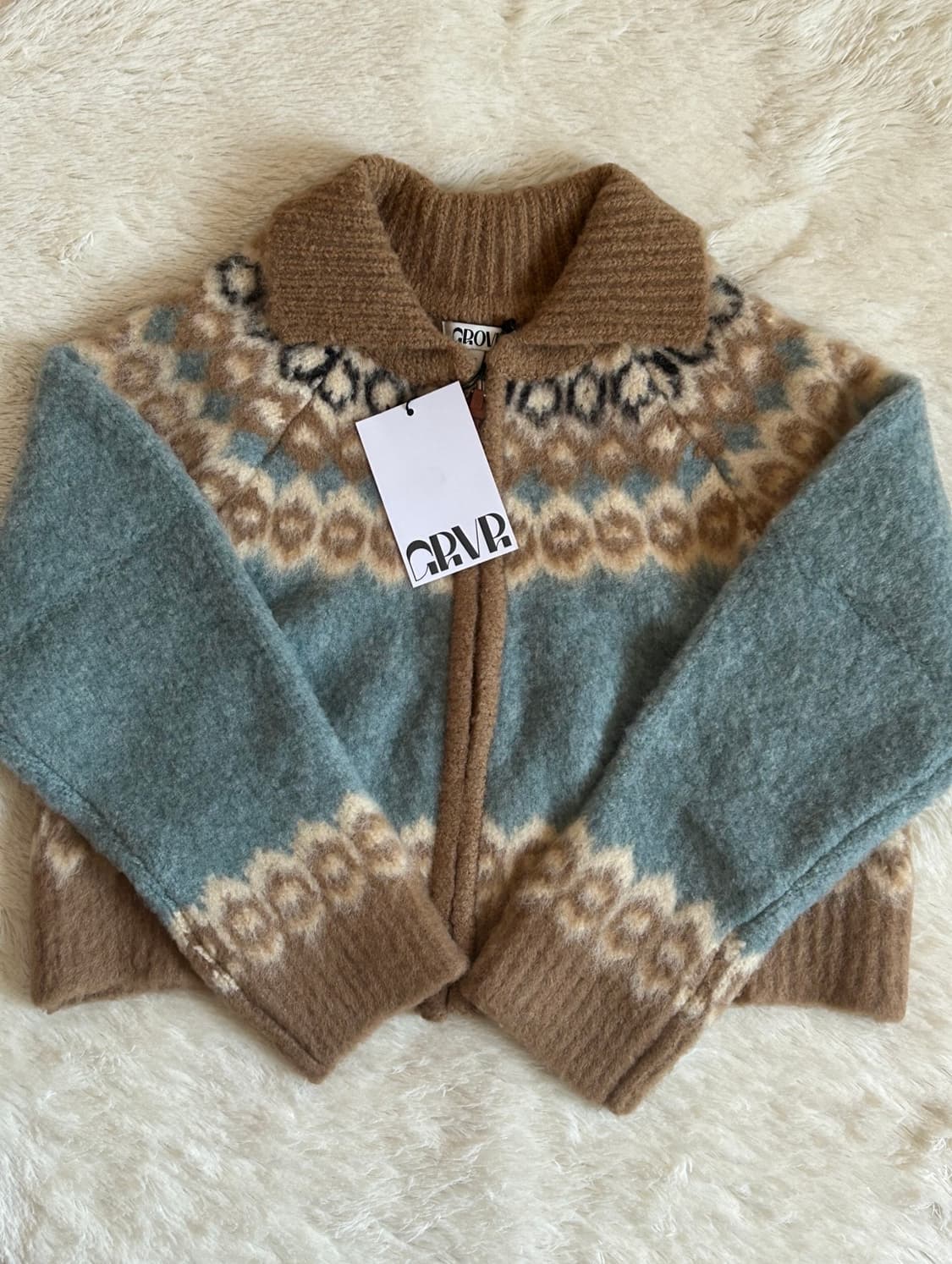 택O) 그로브 ELDON 니트 집업 블루 카멜 [태연, 안소희 착용] 상품이미지5