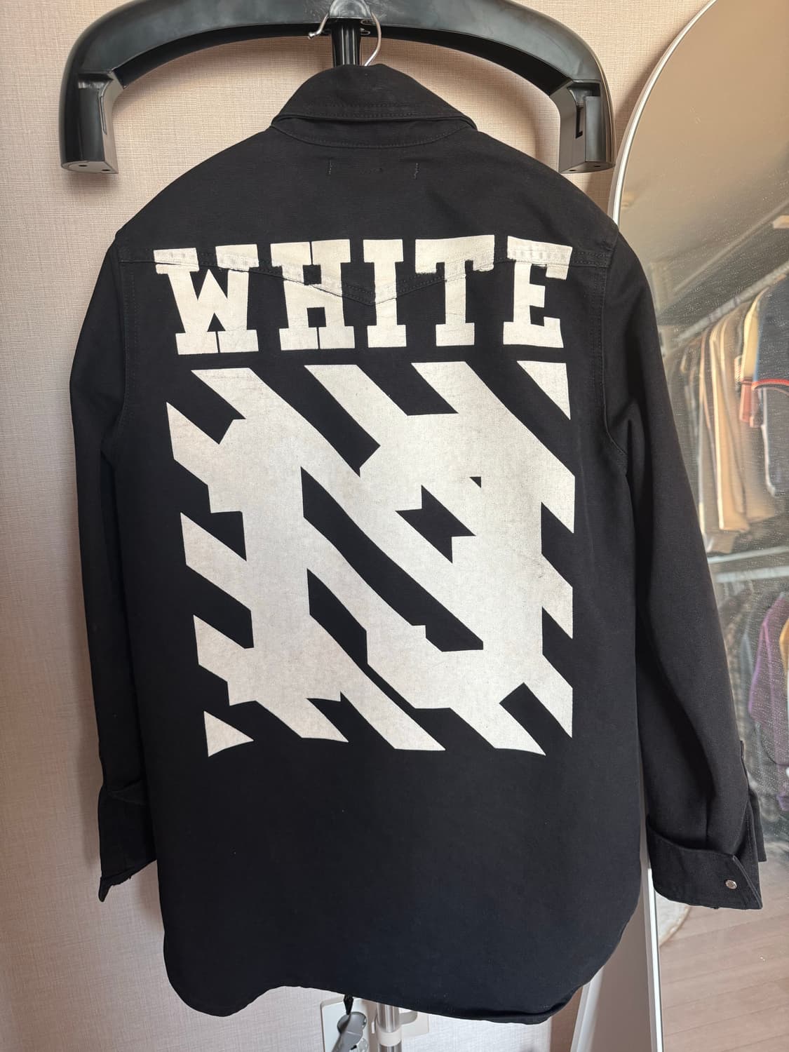 오프화이트 셔츠 판매합니다. 상품이미지1