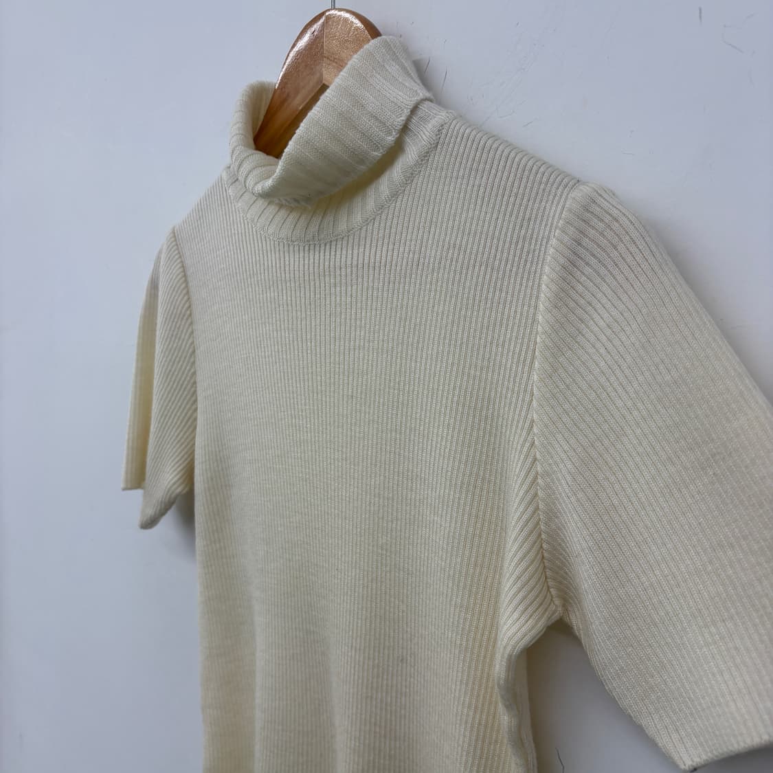 꾸레쥬 아이보리 골지 반팔 폴라 니트 여성 S 상품이미지3