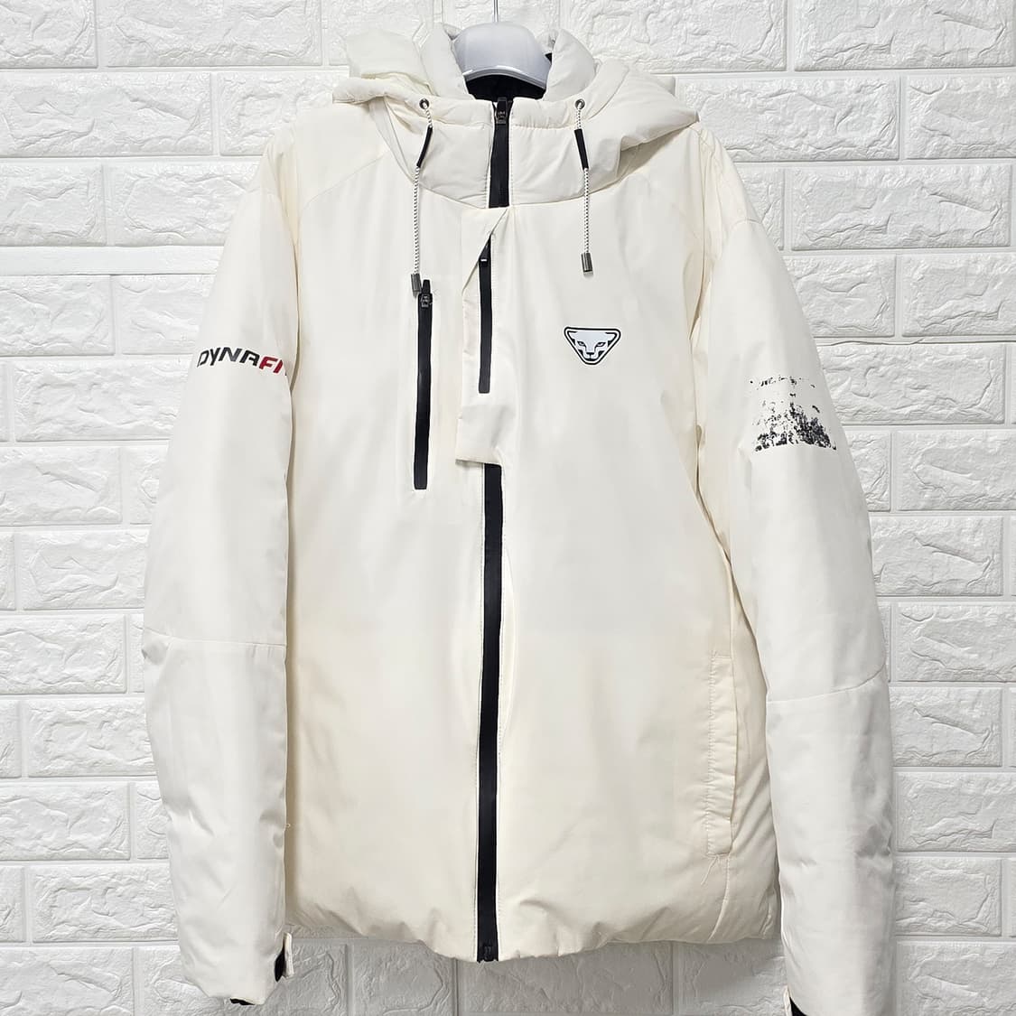 택포// 다이나핏 화이트 패딩 M 상품이미지1