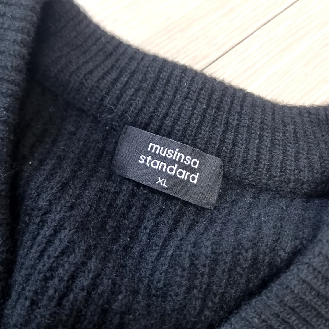 무신사 스탠다드 헤비코튼 미군 코만도 V넥 니트(105) 상품이미지2