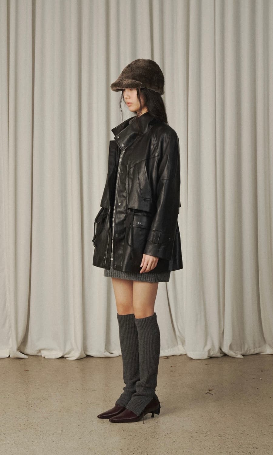 베르소 비건 레더 하이넥 하프 코트 상품이미지3