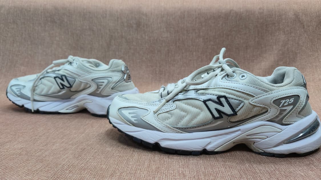 뉴발란스 245mm-  725 스니커즈 화이트/실버 상품이미지4