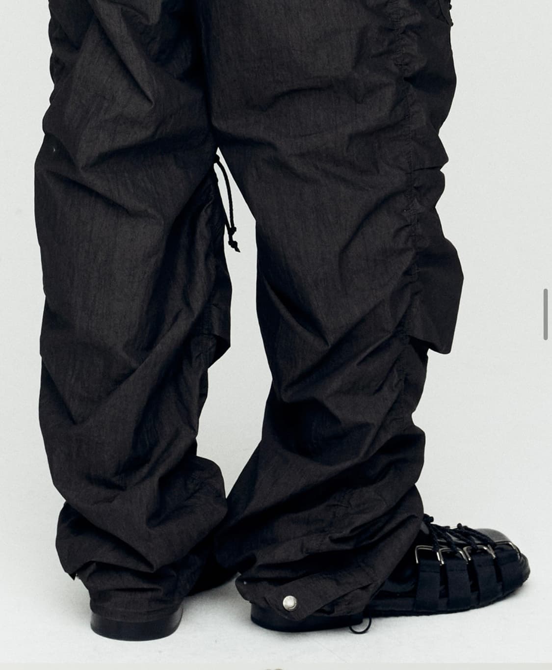 엔더슨벨 두아레이스업 팬츠 차콜 상품이미지4