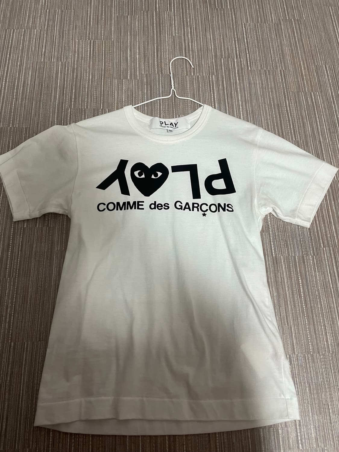 새거급처)플레이 꼼데가르송 프린트로고반팔티셔츠 미스치프 보헤미안서울  상품이미지3