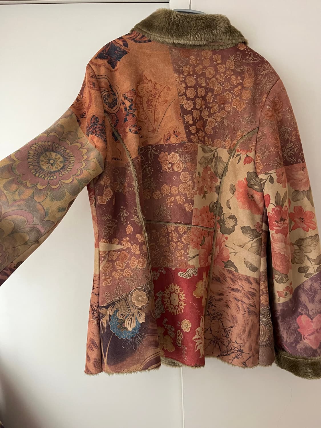 일본 빈티지 플로럴 패치워크 퍼 자켓 상품이미지5