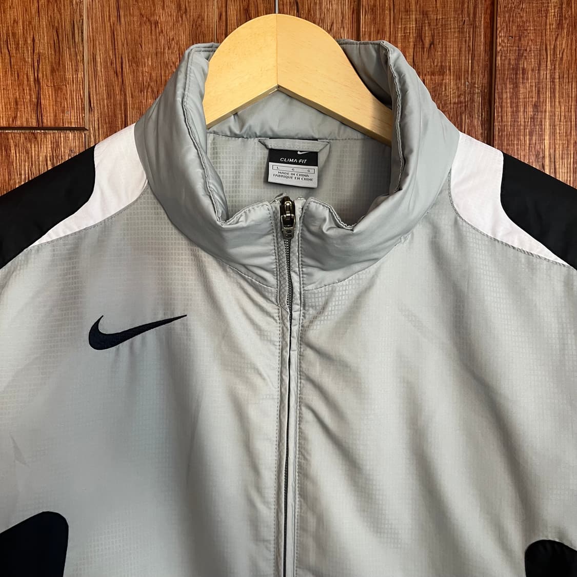 Nike  그레이 배색 패딩 상품이미지3