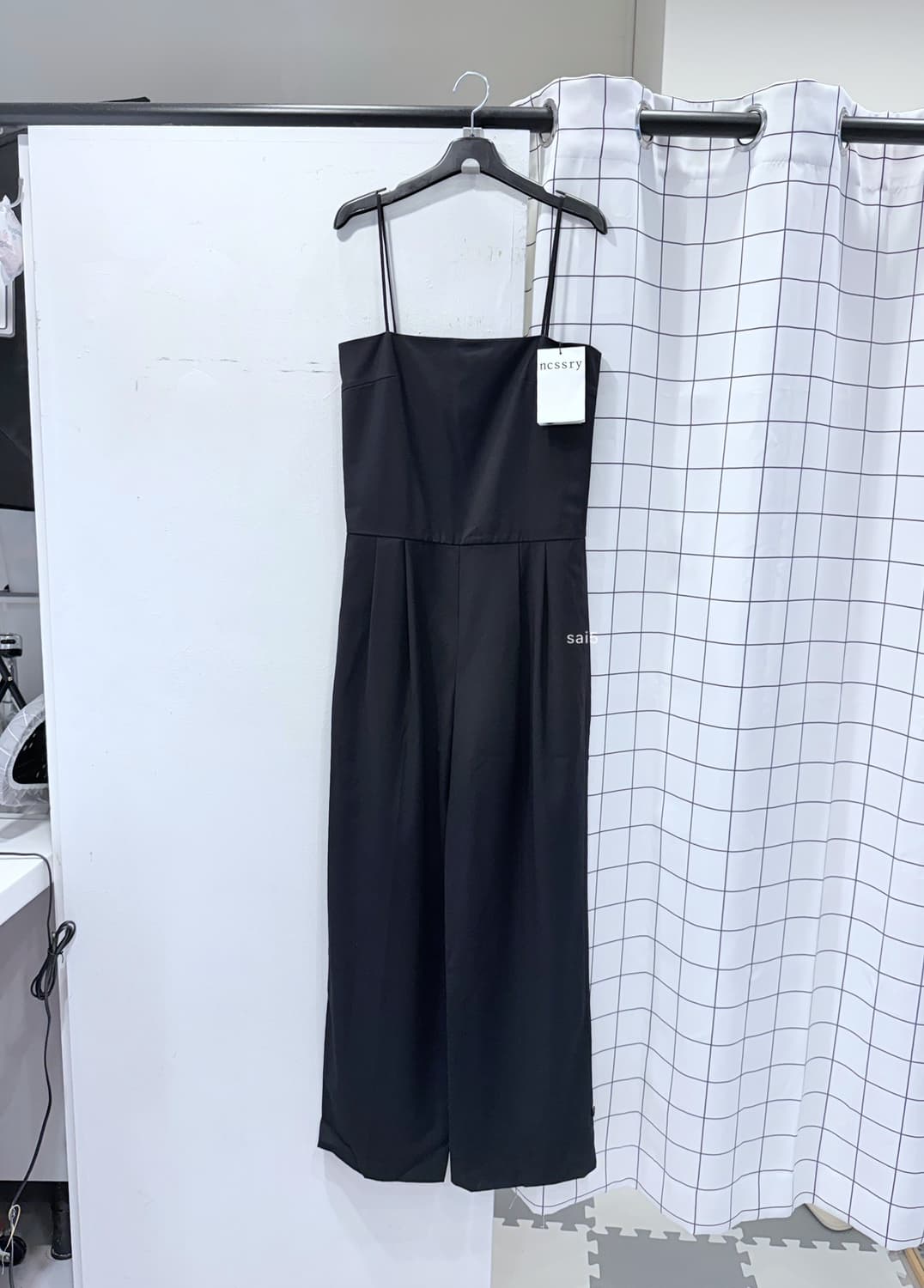 새 상품 네세서리 블랙 점프수트  상품이미지1