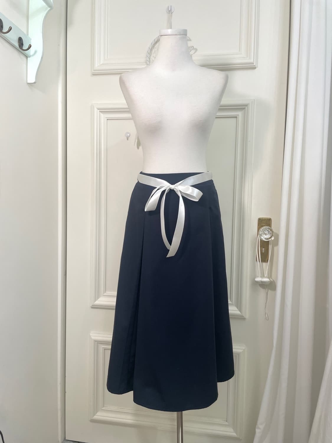 navy pleats back banding skirt 상품이미지1