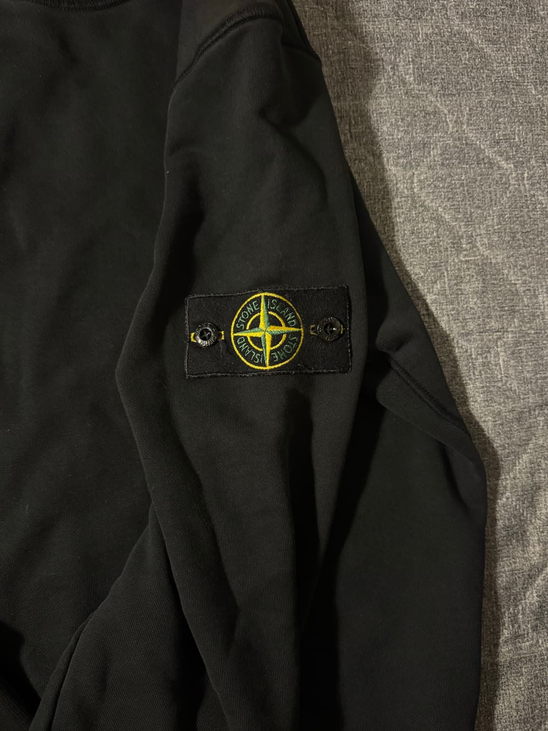 23ss 스톤아일랜드 맨투맨 상품이미지2