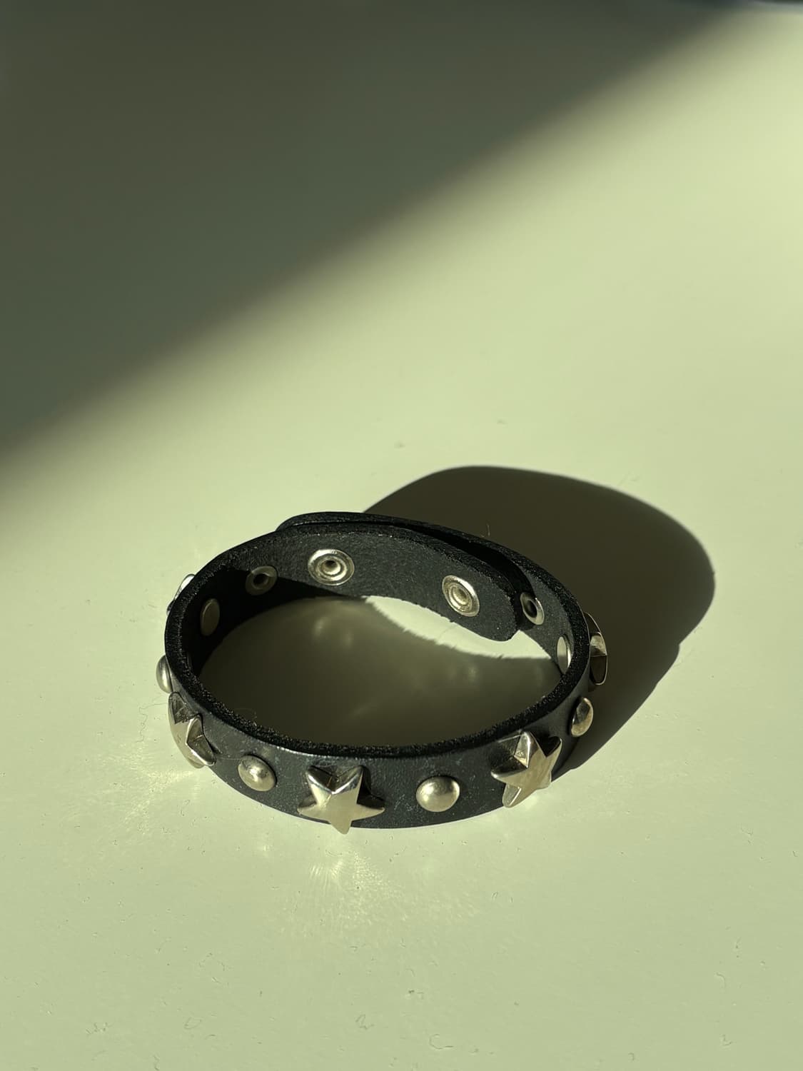 락스터드 가죽 뱅글 상품이미지1