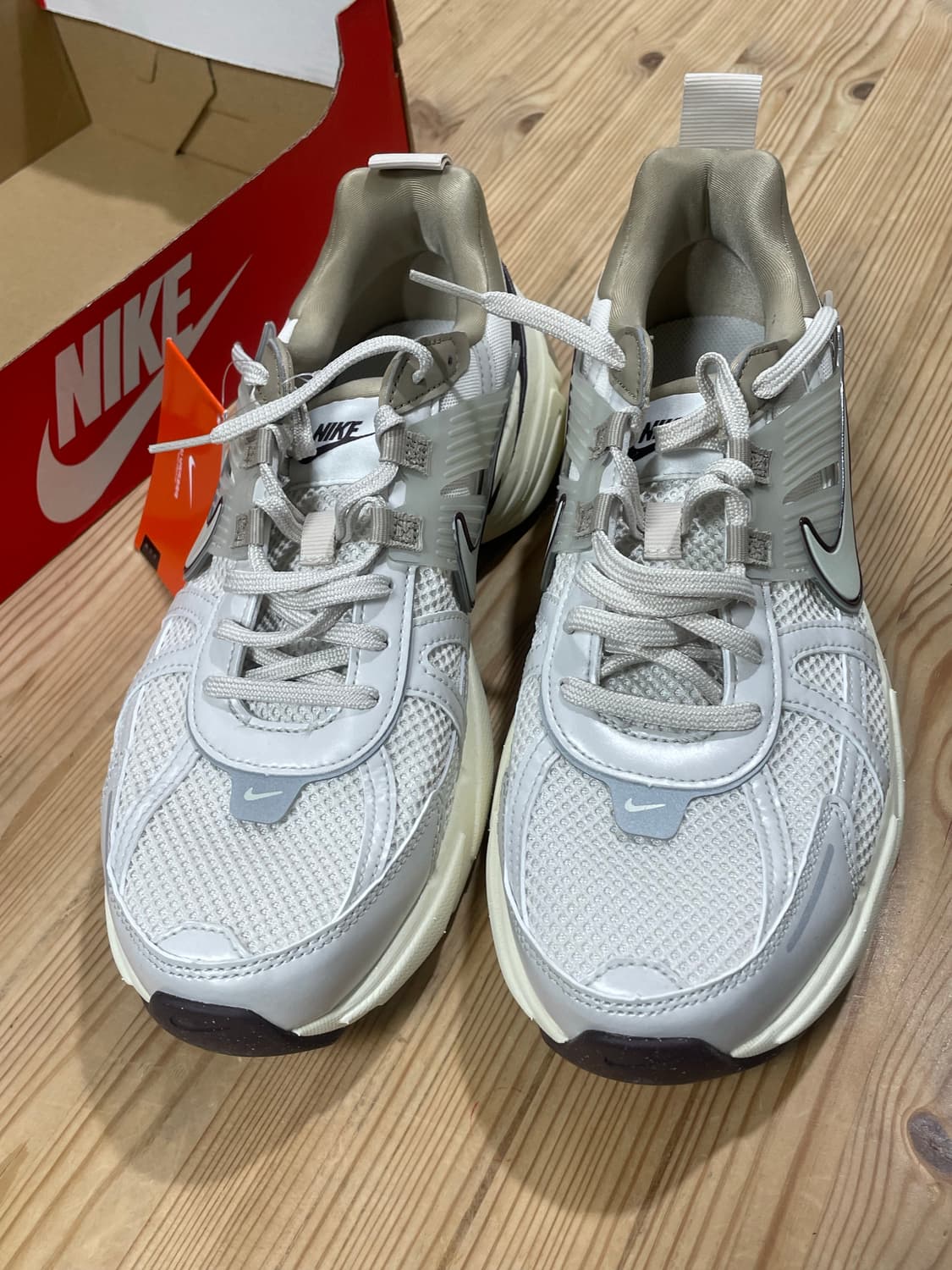 나이키 v2k 270 상품이미지3