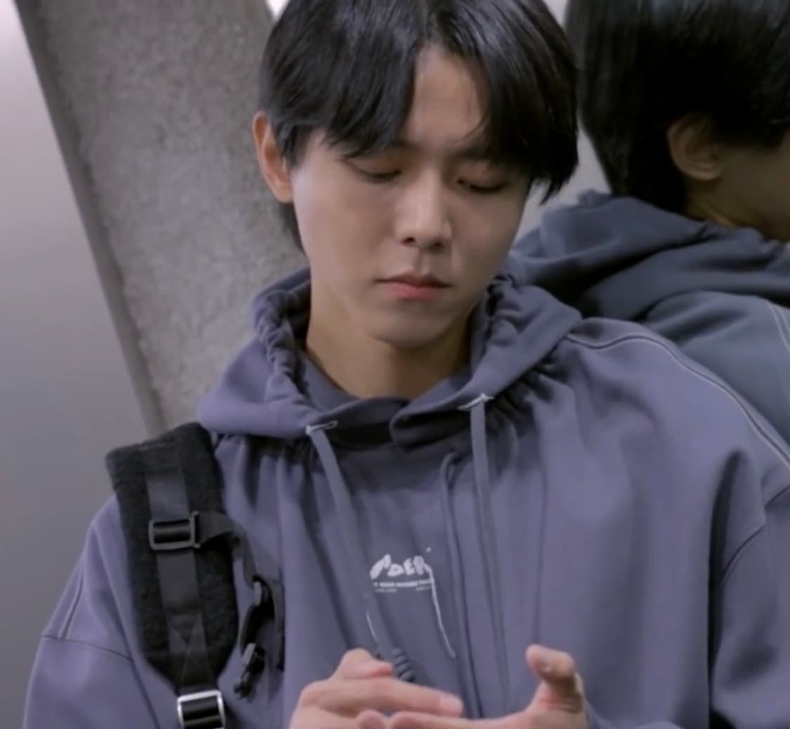 아더에러 애드모어 후드티 차콜 a2 상품이미지1