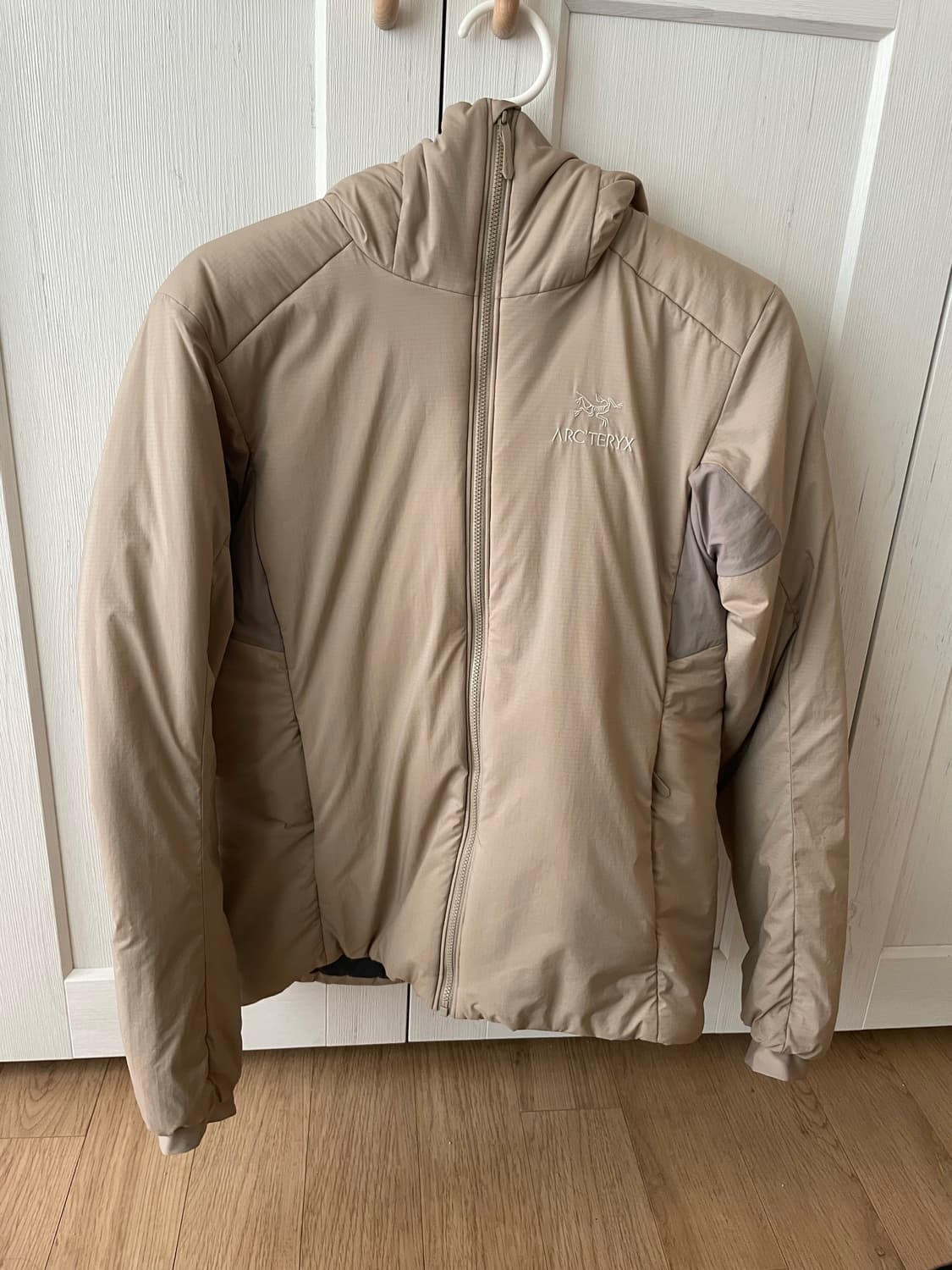 우먼 아크테릭스 아톰 헤비웨이트 후디 스모크 블러프 상품이미지2