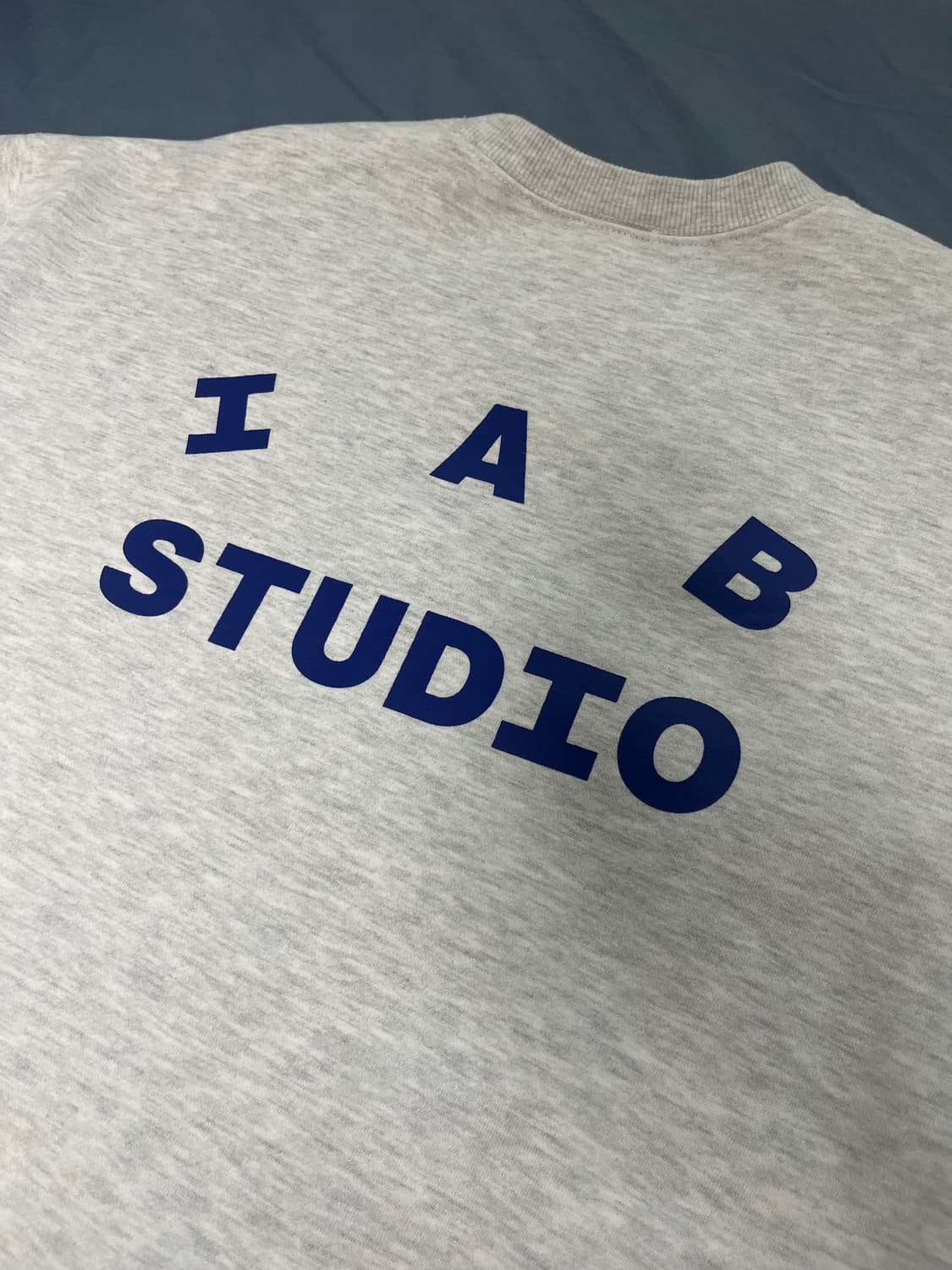 아이앱 스튜디오 스웨트셔츠 라이트 그레이 (M) 상품이미지2