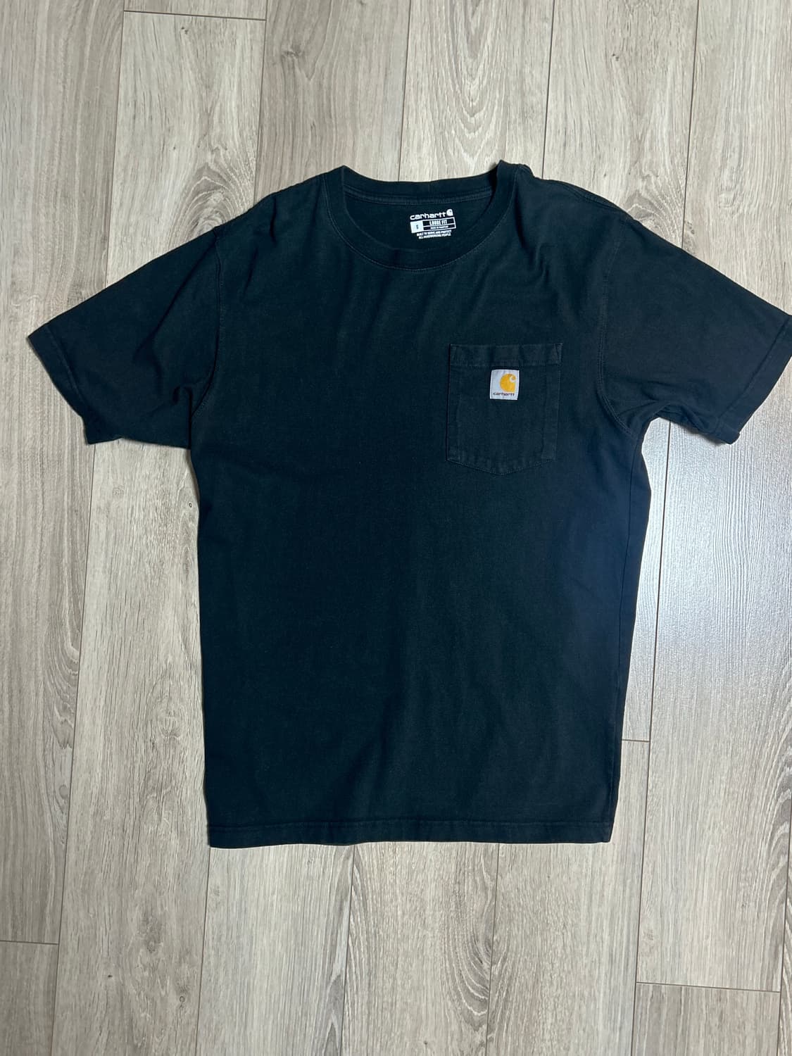 칼하트 루즈핏 포켓 블랙 티셔츠 상품이미지1