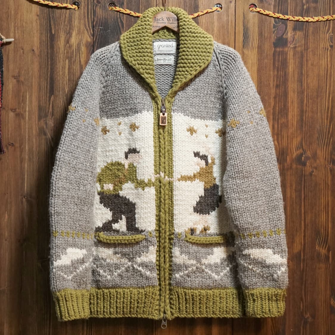 부기홀리데이 X Granted 캐나다 스웨터 상품이미지1