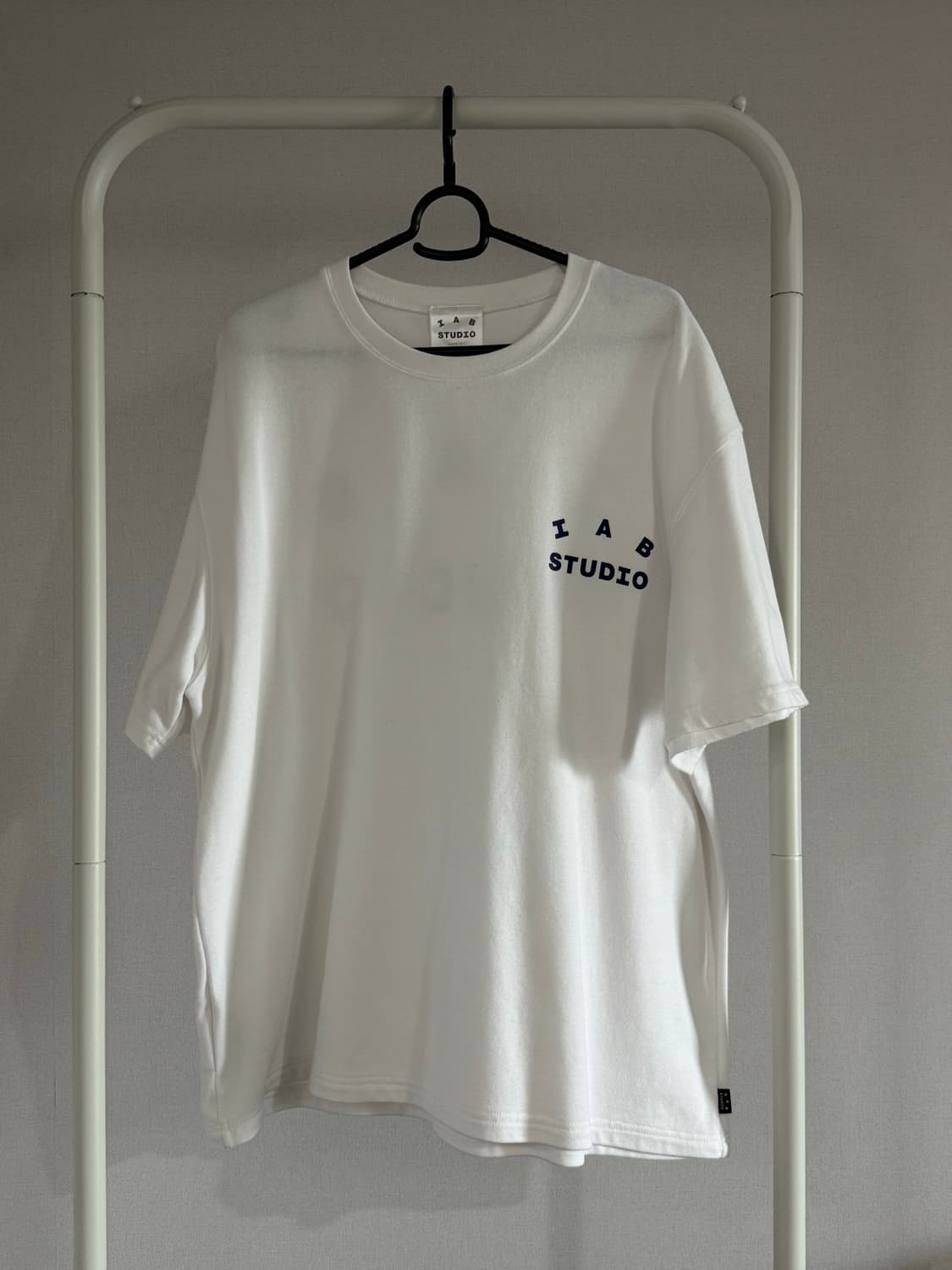 [아이앱스튜디오] 반팔 화이트 xl 상품이미지2