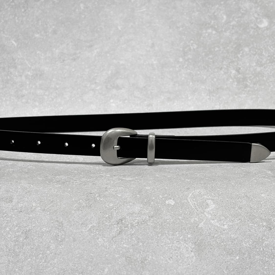 Oribell 라운드 볼드 버클 이탈리아 소가죽 웨스턴 벨트 블랙 상품이미지4