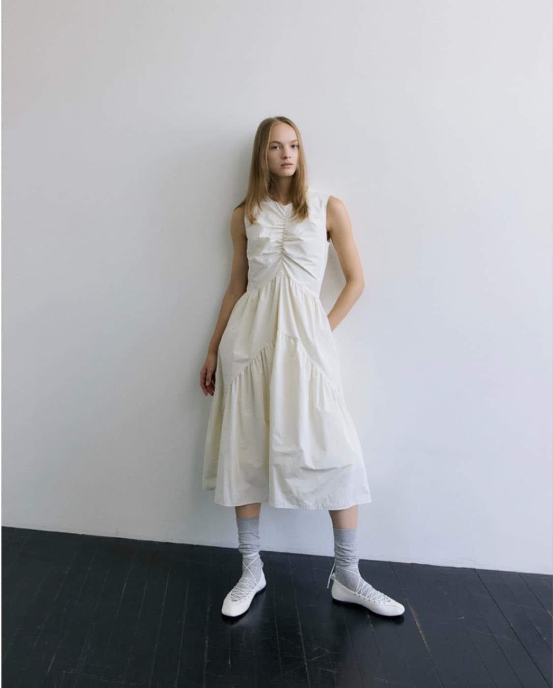 마이스 샤이닝 슬리브리스 드레스 상품이미지2