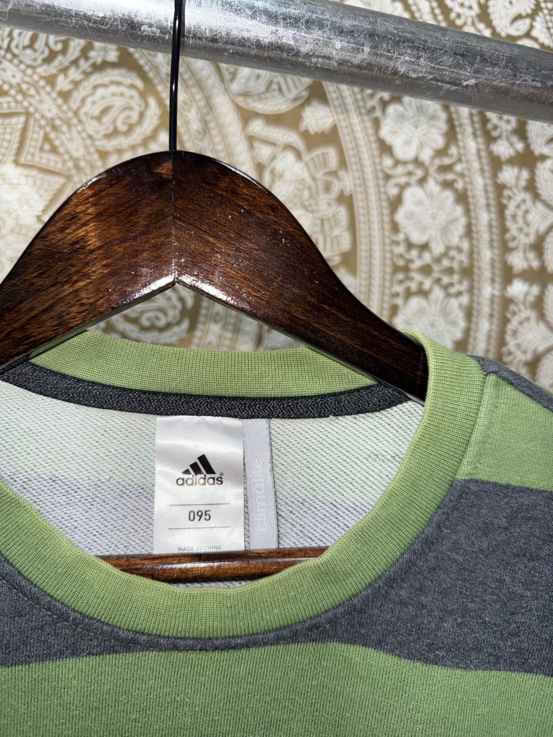 아디다스 스트라이프 맨투맨  상품이미지4