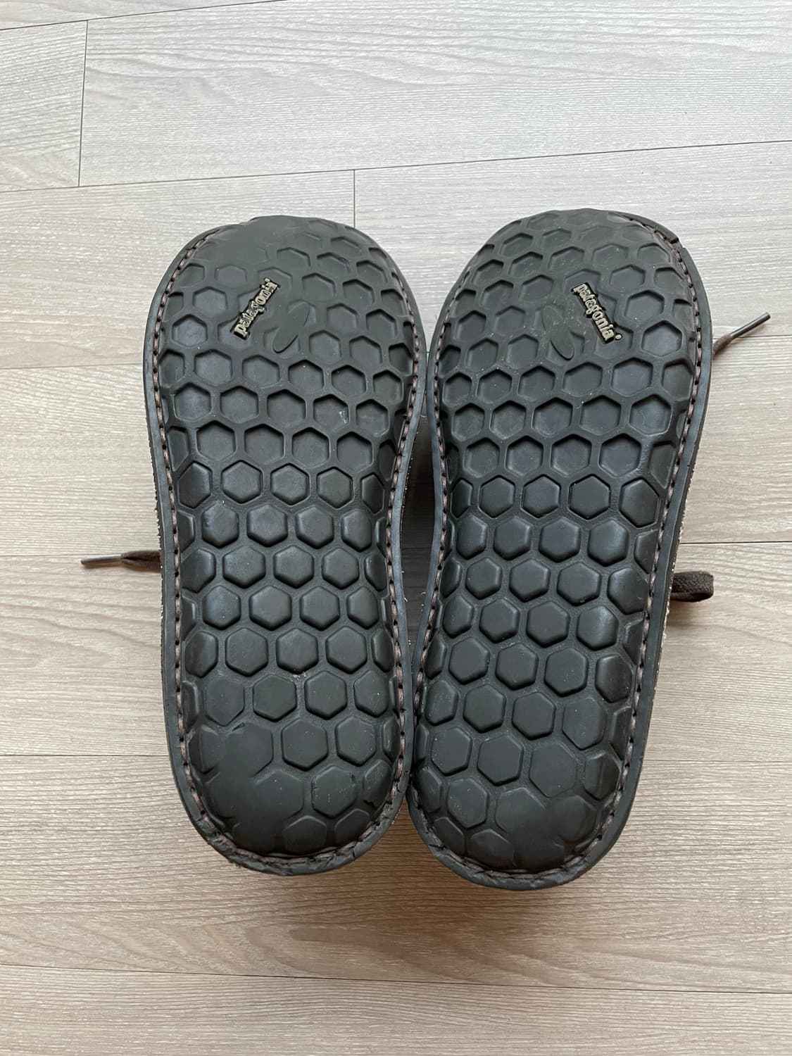 파타고니아 loulu 룰루 레더 슈즈 벨벳 브라운 상품이미지2