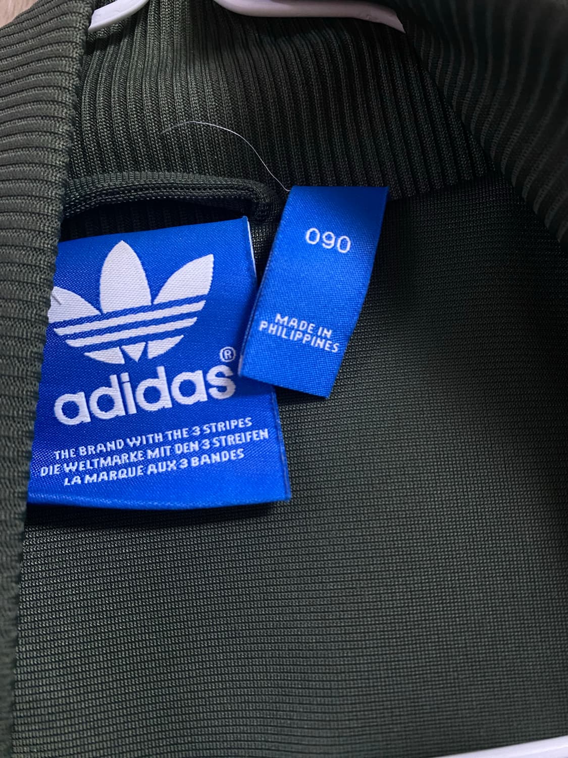 아디다스 카키 퀄팅 자켓 상품이미지2