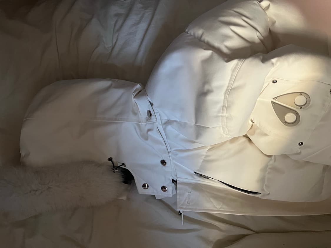 Moose Knuckles 3Q Parka — White 상품이미지4