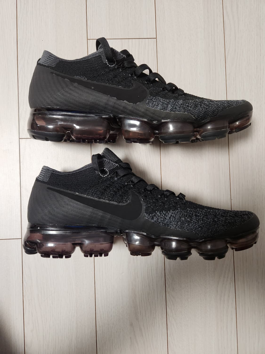 나이키 운동화 에어 베이퍼맥스 플라이니트 블랙 사이즈250

새거처럼 깨 상품이미지6