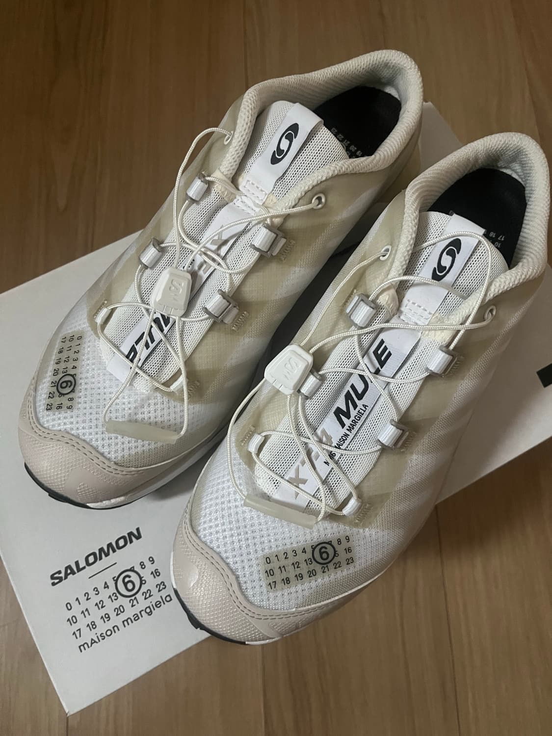 살로몬 x 마르지엘라 mm6 xt4 뮬 화이트 그린 헤이즈 270 상품이미지1